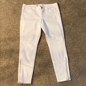 White Zippered Skinny Stretch Jeans